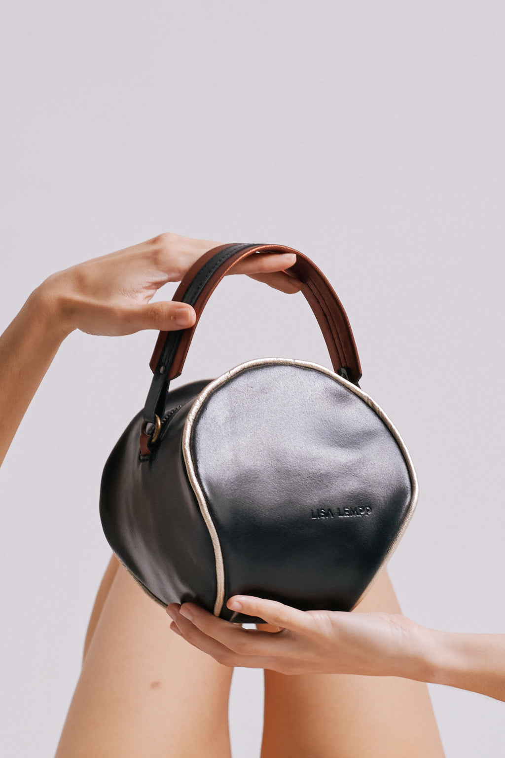 MILI  |  Bolso de mano (NB)