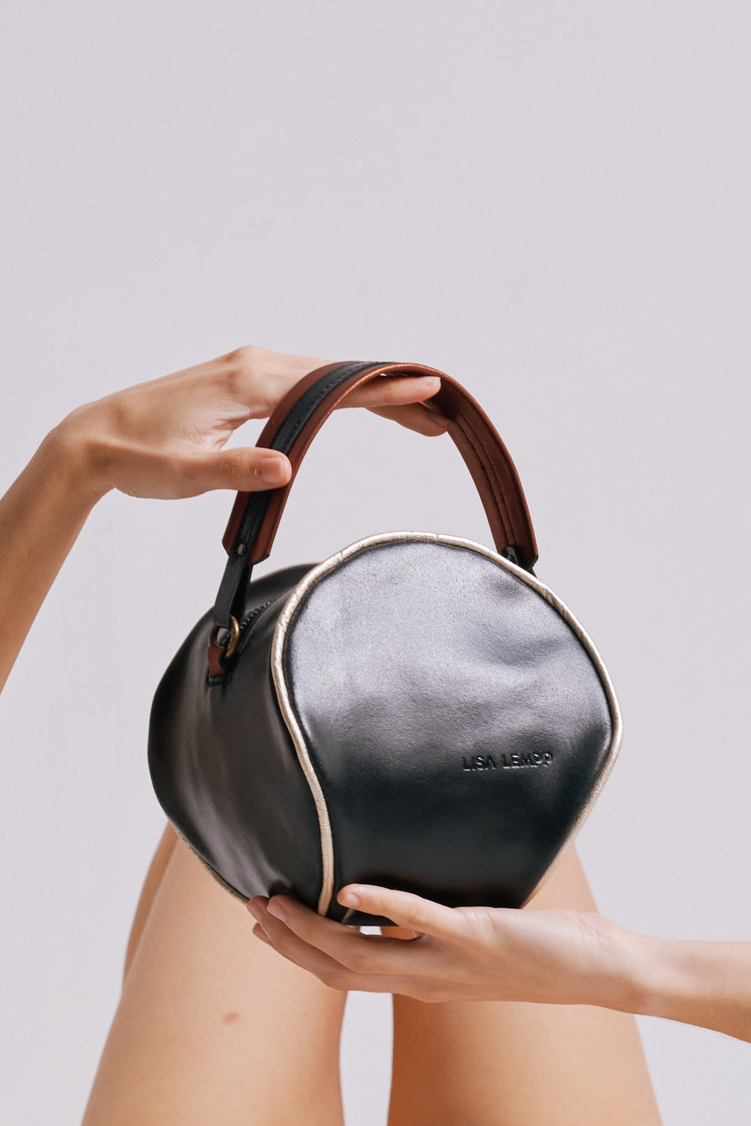 MILI  |  Bolso de mano (NB)